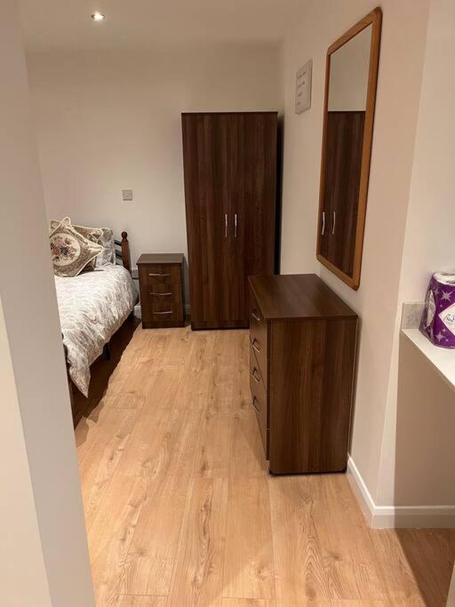 010- Lovely One Bedroom In Ealing F6 Экстерьер фото