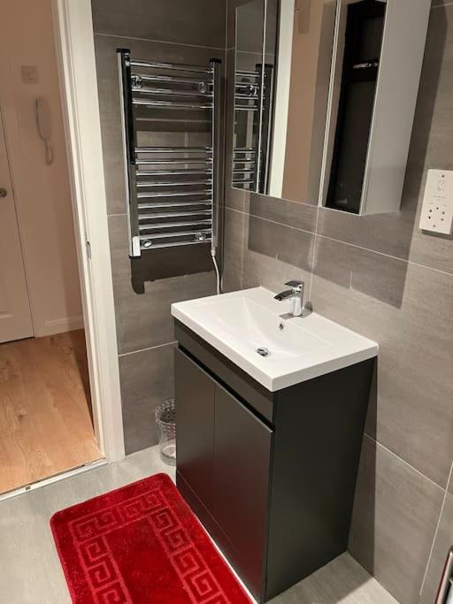 010- Lovely One Bedroom In Ealing F6 Экстерьер фото