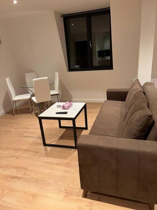 010- Lovely One Bedroom In Ealing F6 Экстерьер фото